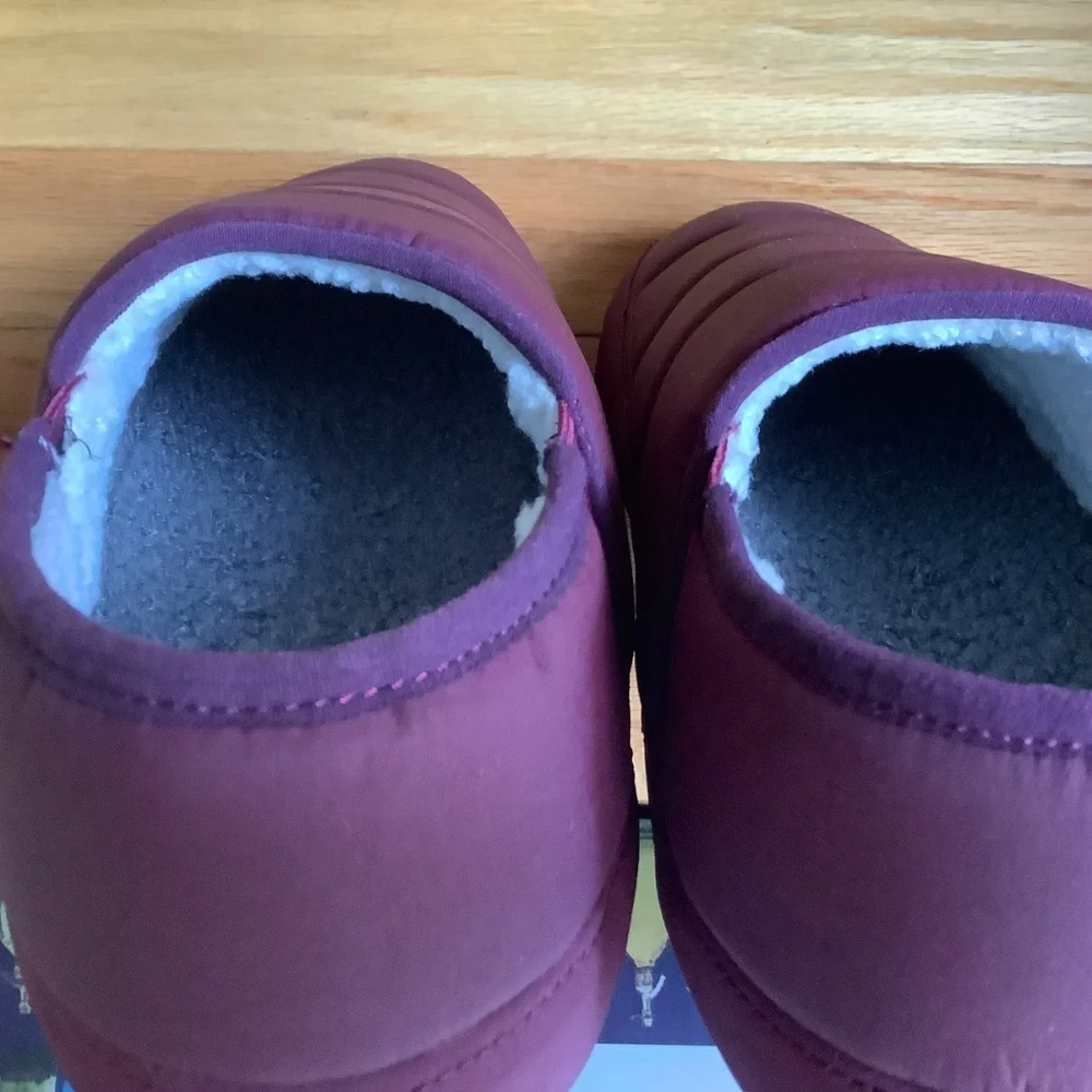PAISLEY & GRAY Houser Quilted Faux Shearling Lined Slipper Maroon SZ L